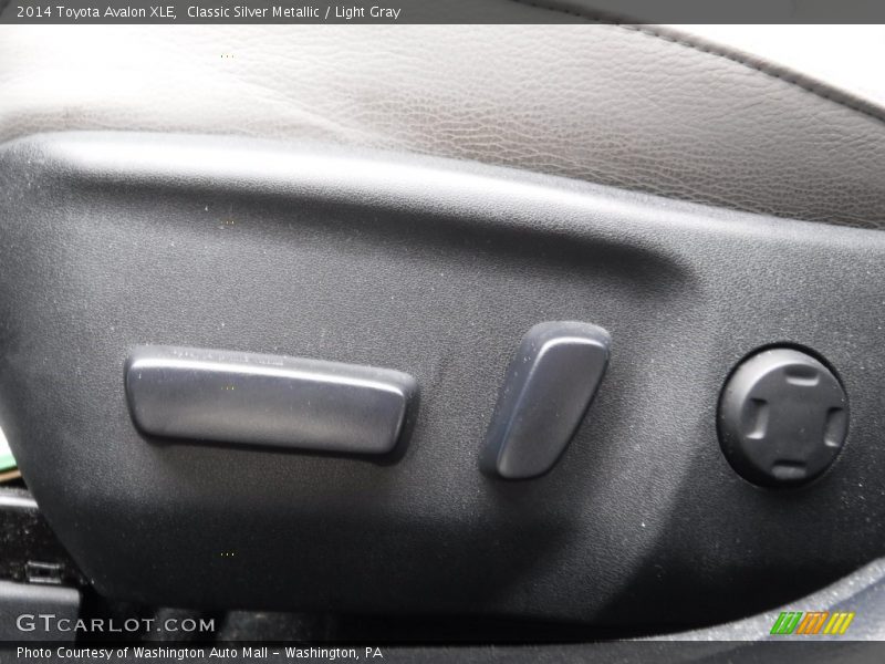 Classic Silver Metallic / Light Gray 2014 Toyota Avalon XLE