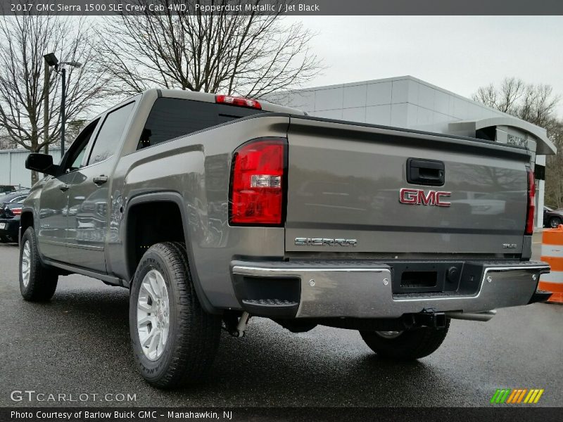 Pepperdust Metallic / Jet Black 2017 GMC Sierra 1500 SLE Crew Cab 4WD