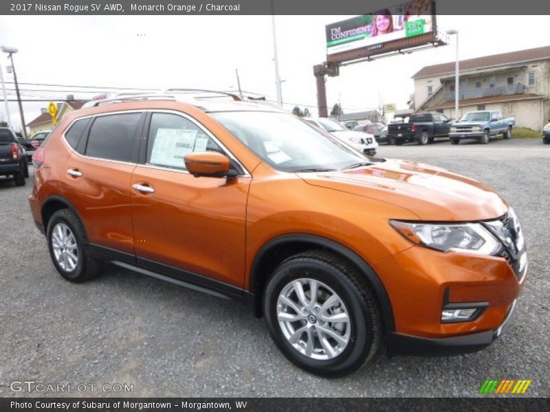 Front 3/4 View of 2017 Rogue SV AWD