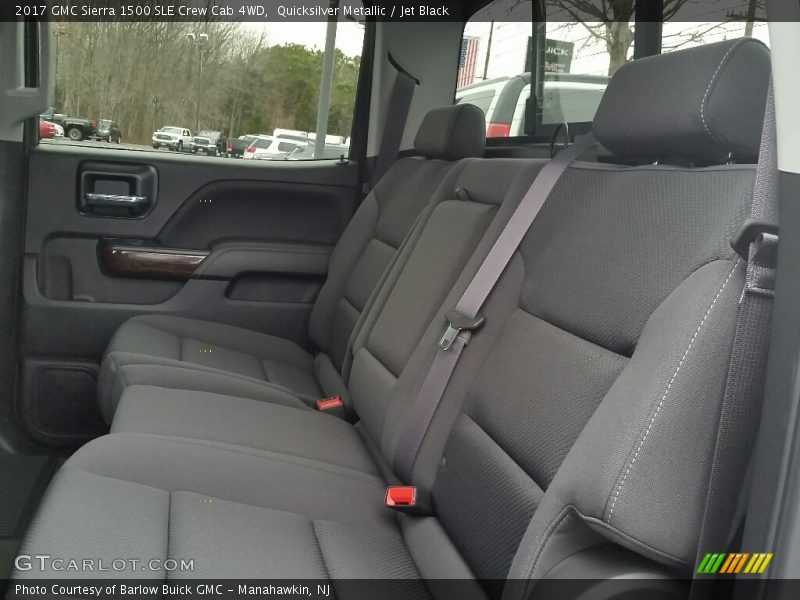 Quicksilver Metallic / Jet Black 2017 GMC Sierra 1500 SLE Crew Cab 4WD