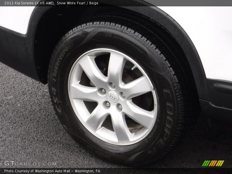 Snow White Pearl / Beige 2011 Kia Sorento LX V6 AWD