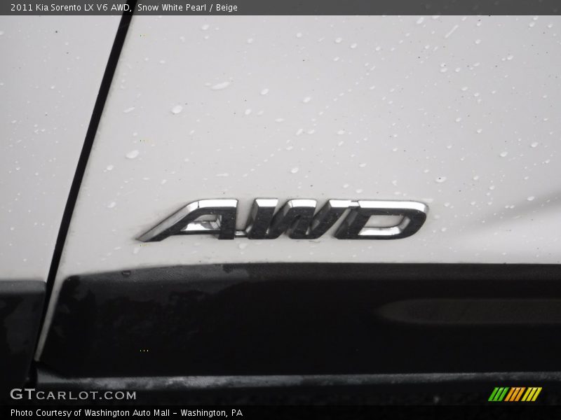 Snow White Pearl / Beige 2011 Kia Sorento LX V6 AWD