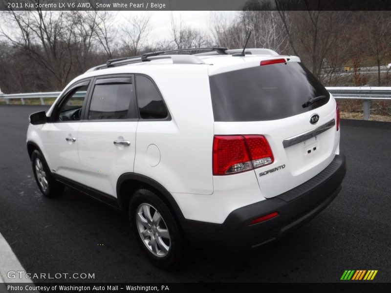 Snow White Pearl / Beige 2011 Kia Sorento LX V6 AWD