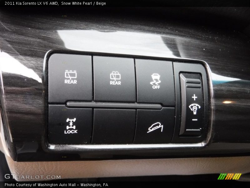 Snow White Pearl / Beige 2011 Kia Sorento LX V6 AWD