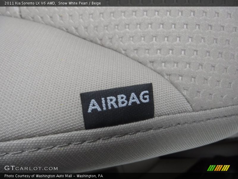 Snow White Pearl / Beige 2011 Kia Sorento LX V6 AWD