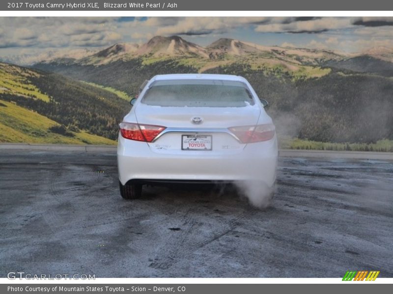 Blizzard White Pearl / Ash 2017 Toyota Camry Hybrid XLE