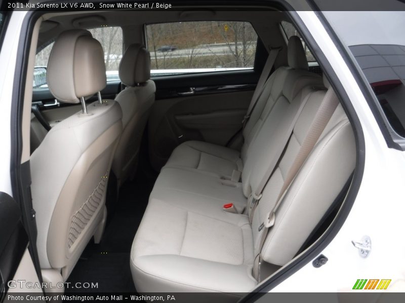Snow White Pearl / Beige 2011 Kia Sorento LX V6 AWD