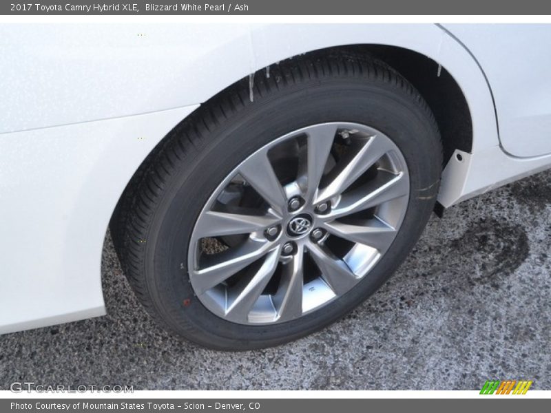 Blizzard White Pearl / Ash 2017 Toyota Camry Hybrid XLE