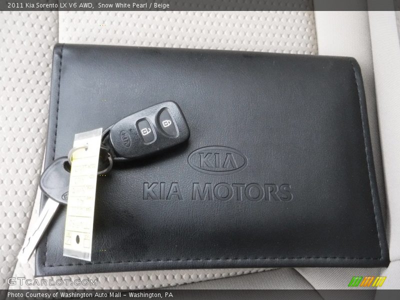 Snow White Pearl / Beige 2011 Kia Sorento LX V6 AWD