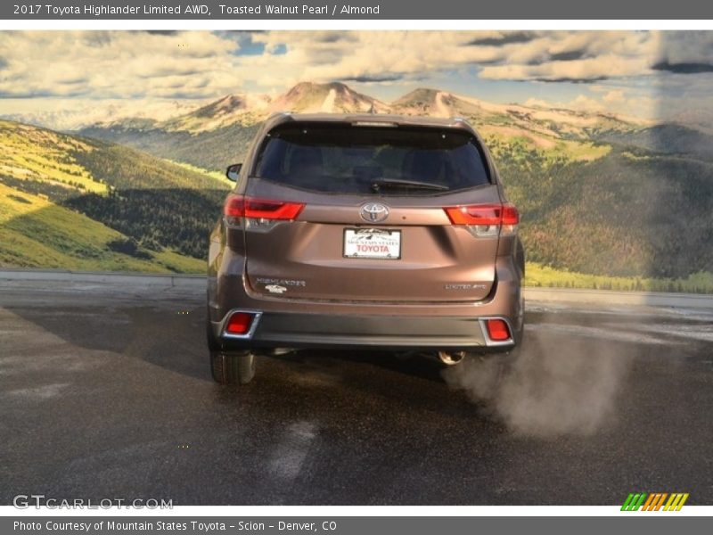 Toasted Walnut Pearl / Almond 2017 Toyota Highlander Limited AWD