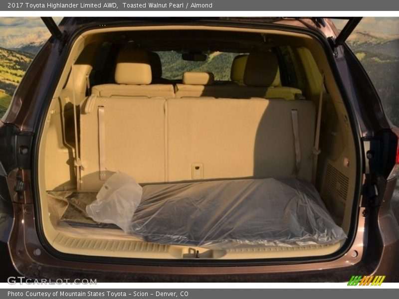 Toasted Walnut Pearl / Almond 2017 Toyota Highlander Limited AWD