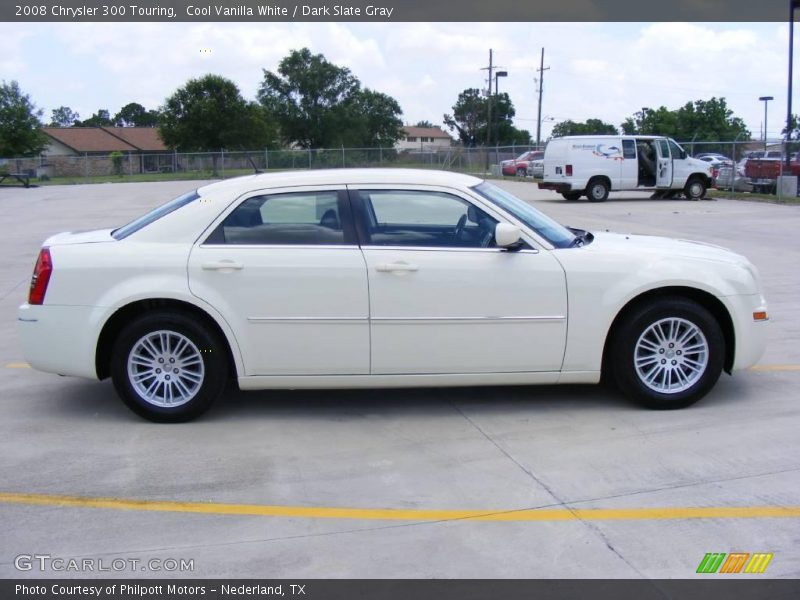 Cool Vanilla White / Dark Slate Gray 2008 Chrysler 300 Touring