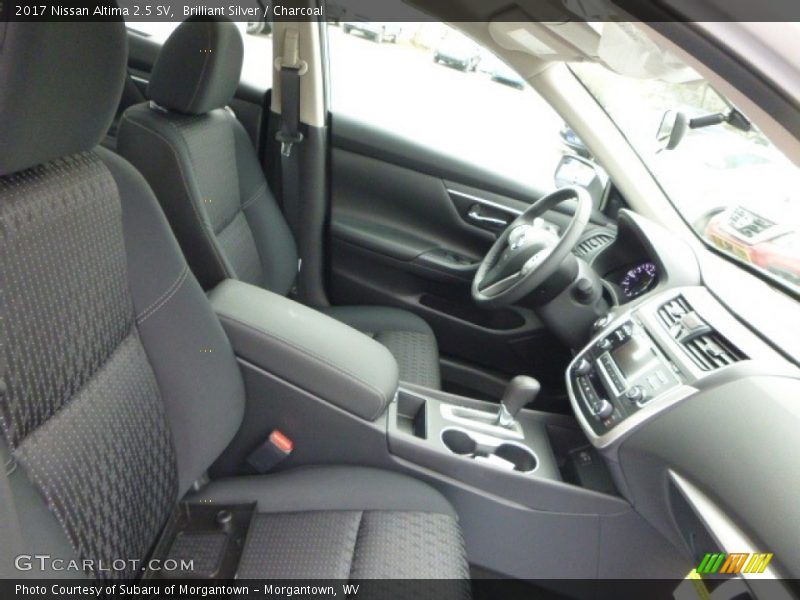 Brilliant Silver / Charcoal 2017 Nissan Altima 2.5 SV