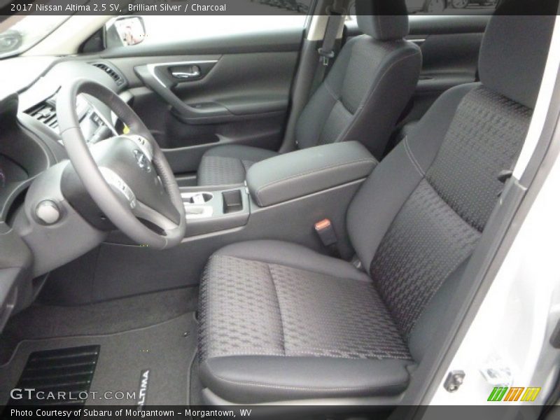 Brilliant Silver / Charcoal 2017 Nissan Altima 2.5 SV