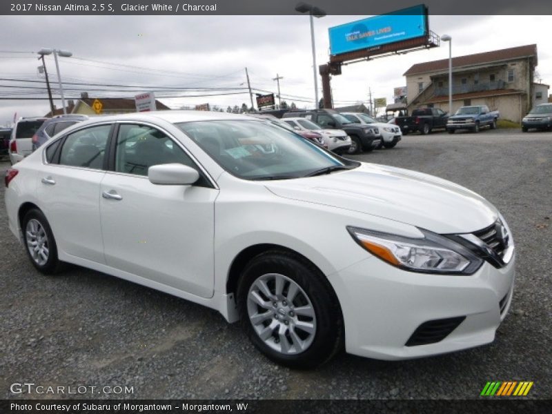 Glacier White / Charcoal 2017 Nissan Altima 2.5 S