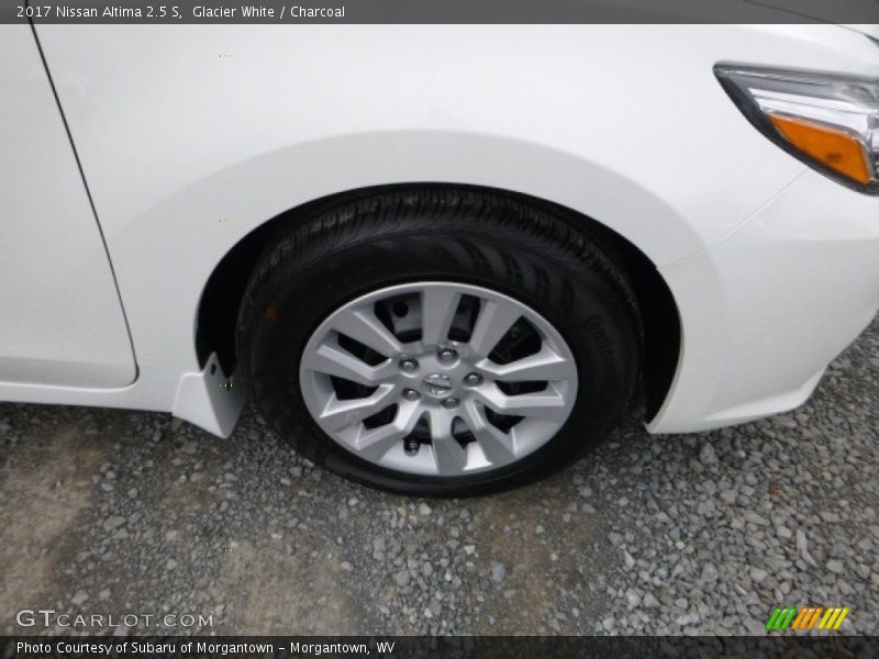 Glacier White / Charcoal 2017 Nissan Altima 2.5 S