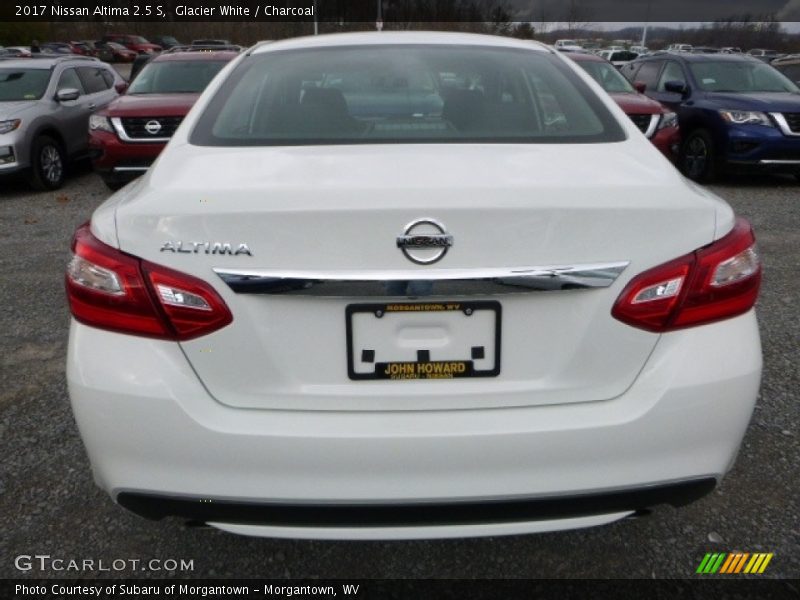 Glacier White / Charcoal 2017 Nissan Altima 2.5 S
