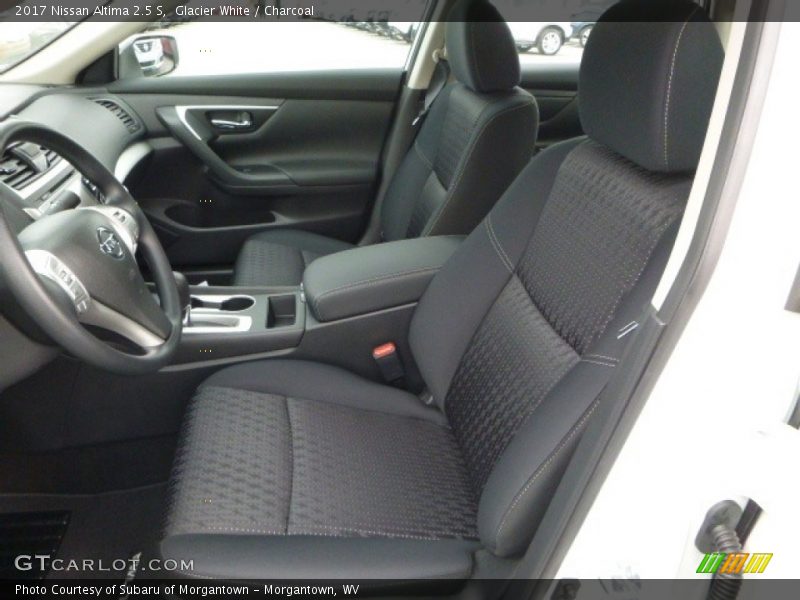 Glacier White / Charcoal 2017 Nissan Altima 2.5 S