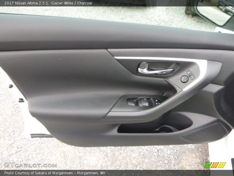 Glacier White / Charcoal 2017 Nissan Altima 2.5 S