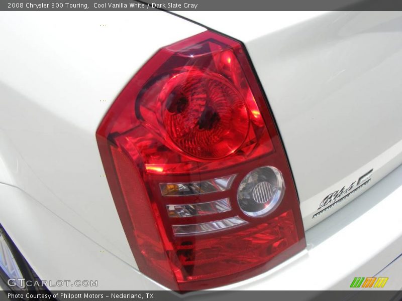 Cool Vanilla White / Dark Slate Gray 2008 Chrysler 300 Touring