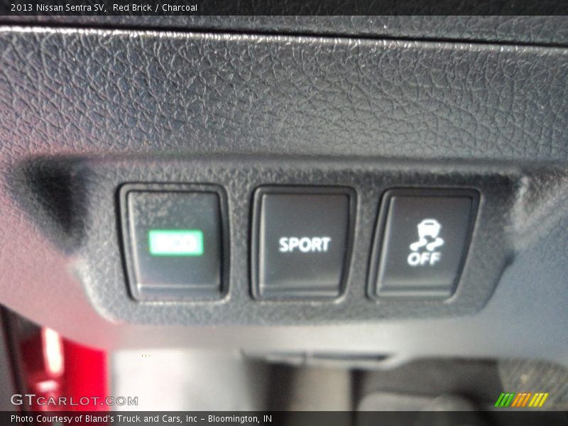 Red Brick / Charcoal 2013 Nissan Sentra SV