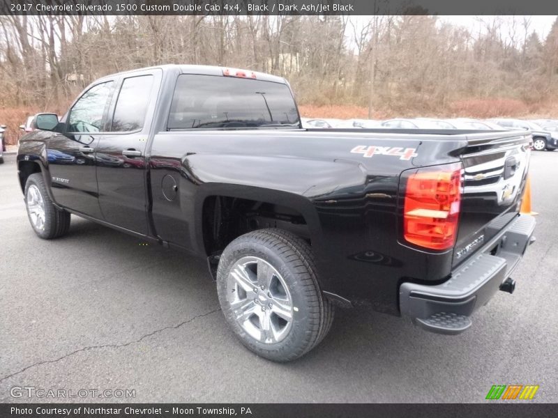 Black / Dark Ash/Jet Black 2017 Chevrolet Silverado 1500 Custom Double Cab 4x4