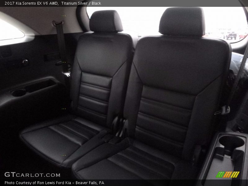Titanium Silver / Black 2017 Kia Sorento EX V6 AWD