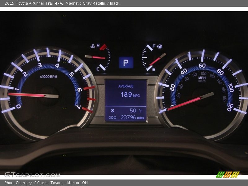 Magnetic Gray Metallic / Black 2015 Toyota 4Runner Trail 4x4