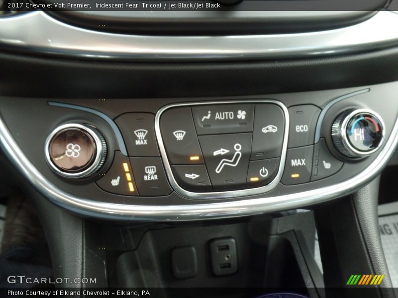 Controls of 2017 Volt Premier