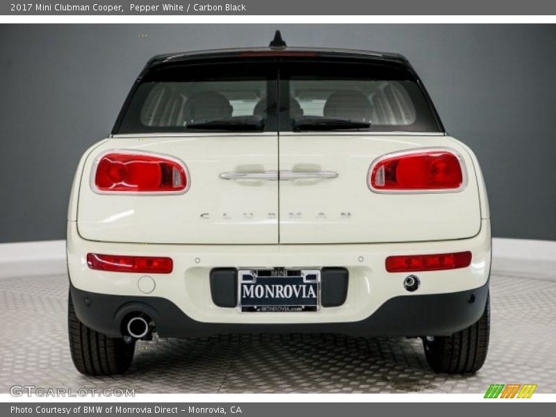 Pepper White / Carbon Black 2017 Mini Clubman Cooper