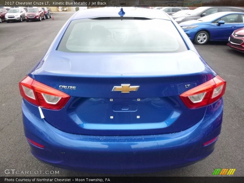Kinetic Blue Metallic / Jet Black 2017 Chevrolet Cruze LT