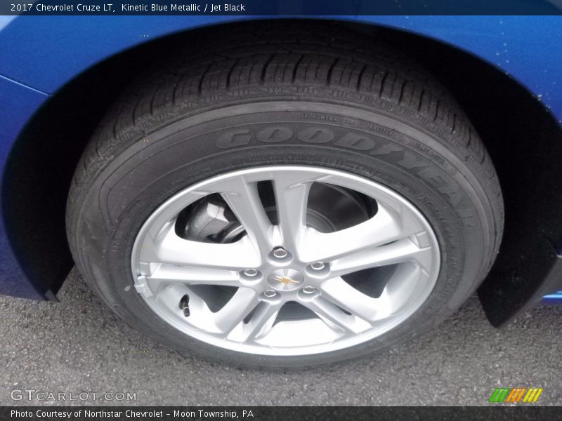 Kinetic Blue Metallic / Jet Black 2017 Chevrolet Cruze LT
