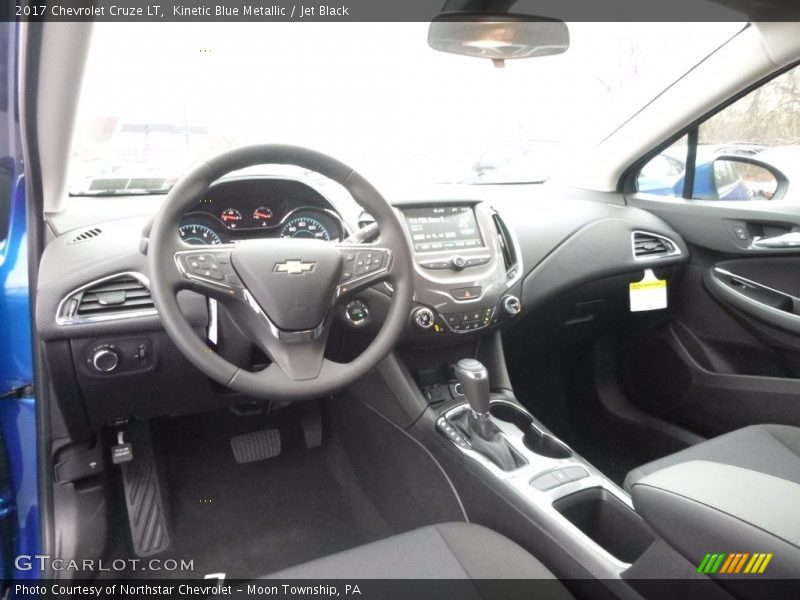Kinetic Blue Metallic / Jet Black 2017 Chevrolet Cruze LT