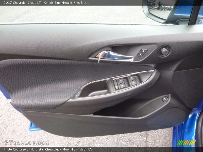 Kinetic Blue Metallic / Jet Black 2017 Chevrolet Cruze LT