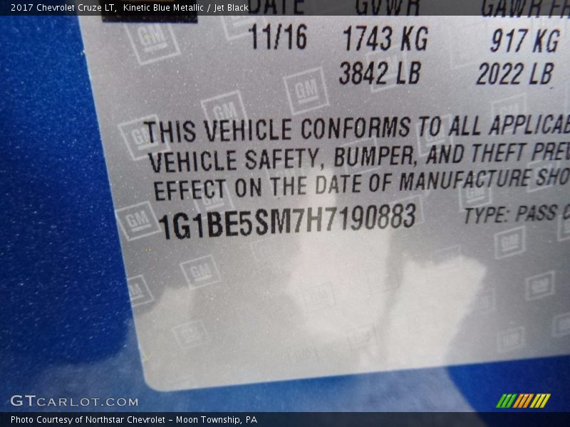 Kinetic Blue Metallic / Jet Black 2017 Chevrolet Cruze LT