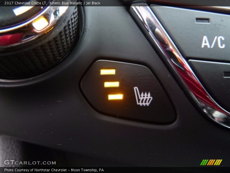 Kinetic Blue Metallic / Jet Black 2017 Chevrolet Cruze LT