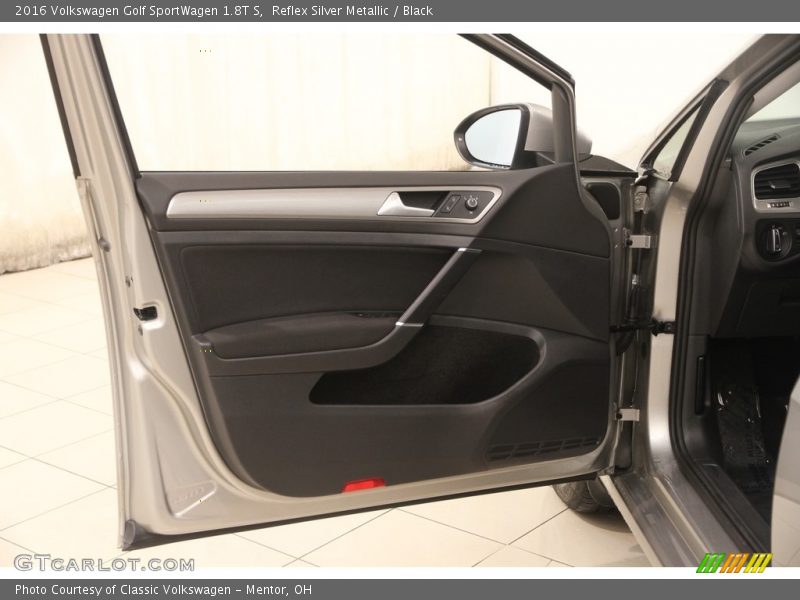 Reflex Silver Metallic / Black 2016 Volkswagen Golf SportWagen 1.8T S