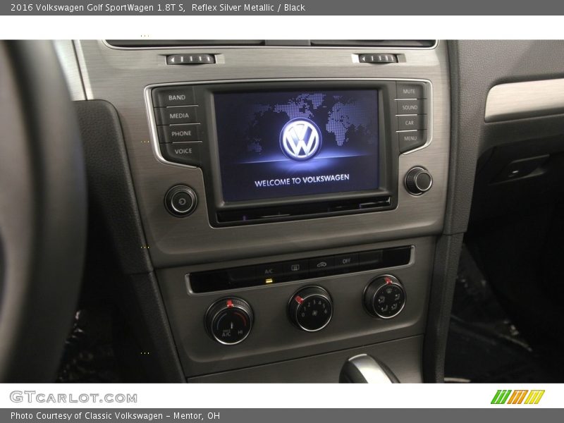 Controls of 2016 Golf SportWagen 1.8T S