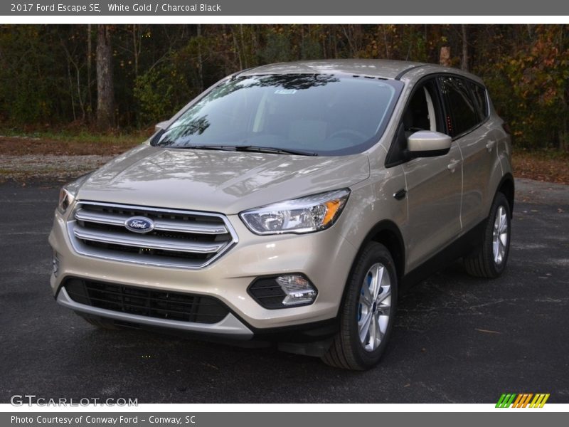  2017 Escape SE White Gold