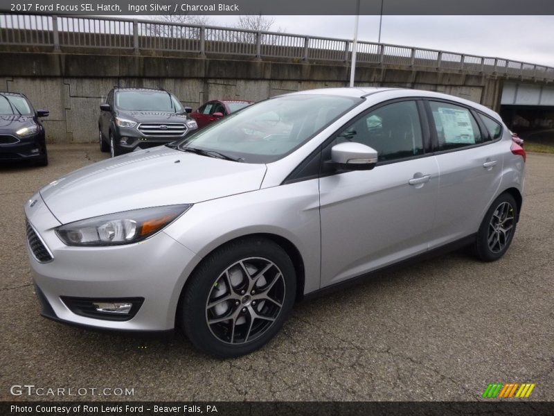 Front 3/4 View of 2017 Focus SEL Hatch