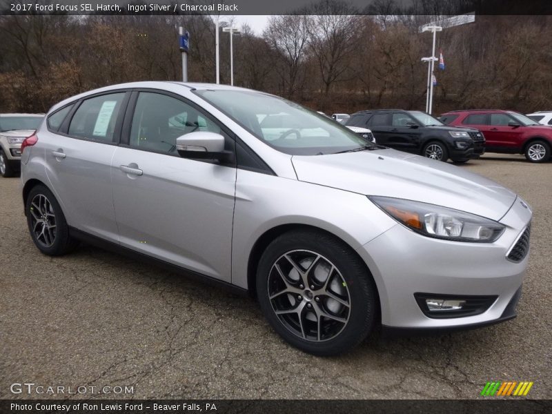 Ingot Silver / Charcoal Black 2017 Ford Focus SEL Hatch