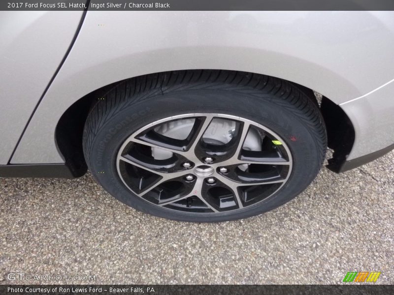 Ingot Silver / Charcoal Black 2017 Ford Focus SEL Hatch