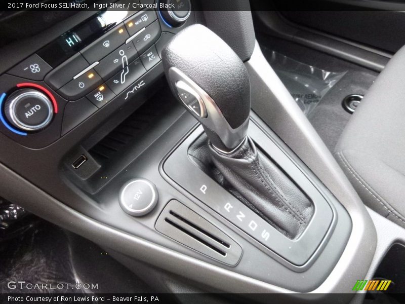 Ingot Silver / Charcoal Black 2017 Ford Focus SEL Hatch