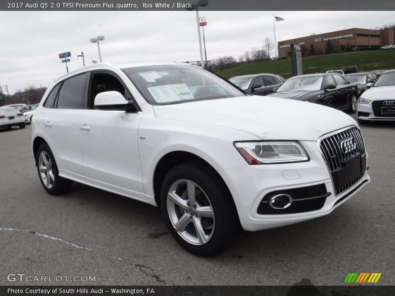 Front 3/4 View of 2017 Q5 2.0 TFSI Premium Plus quattro