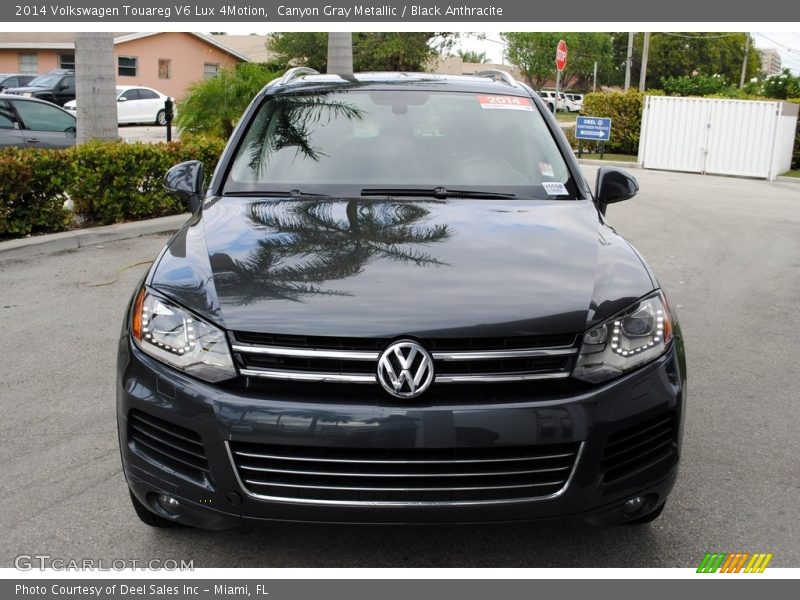 Canyon Gray Metallic / Black Anthracite 2014 Volkswagen Touareg V6 Lux 4Motion