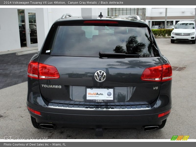 Canyon Gray Metallic / Black Anthracite 2014 Volkswagen Touareg V6 Lux 4Motion