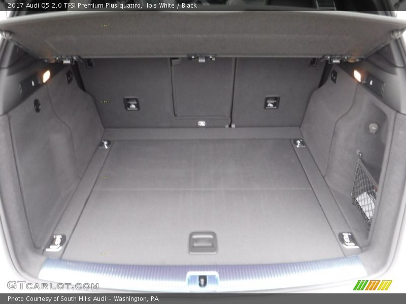  2017 Q5 2.0 TFSI Premium Plus quattro Trunk