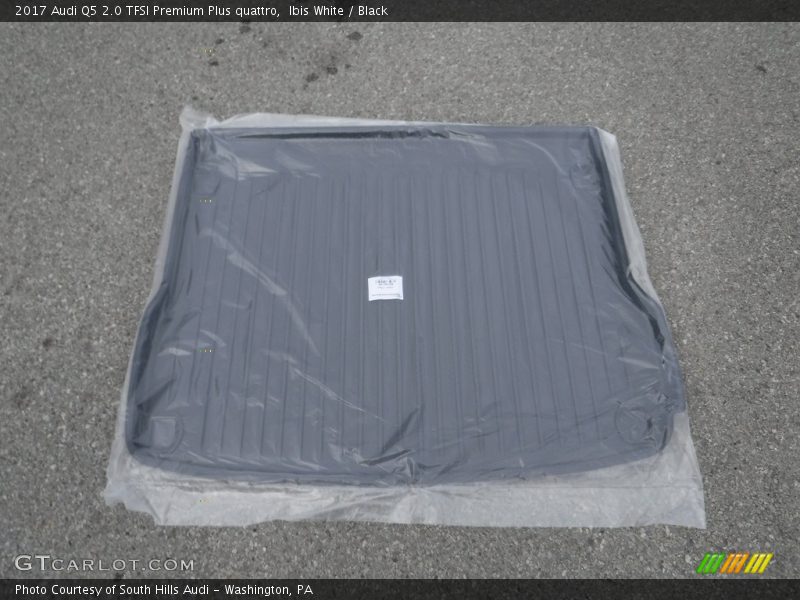 Ibis White / Black 2017 Audi Q5 2.0 TFSI Premium Plus quattro