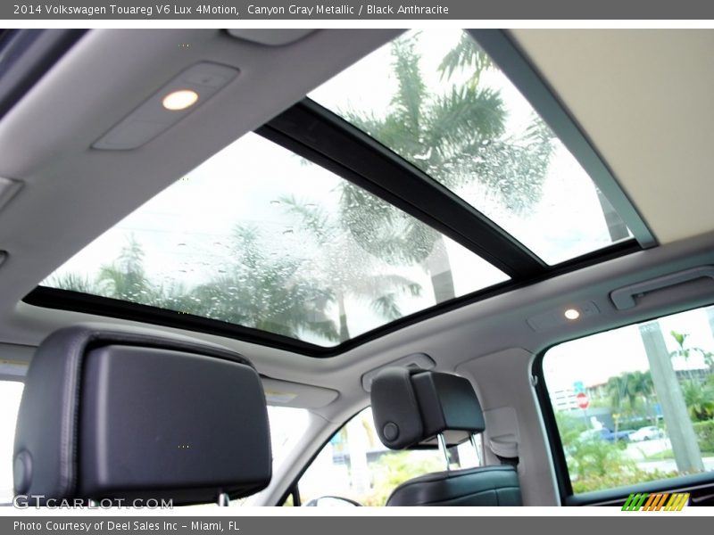 Canyon Gray Metallic / Black Anthracite 2014 Volkswagen Touareg V6 Lux 4Motion