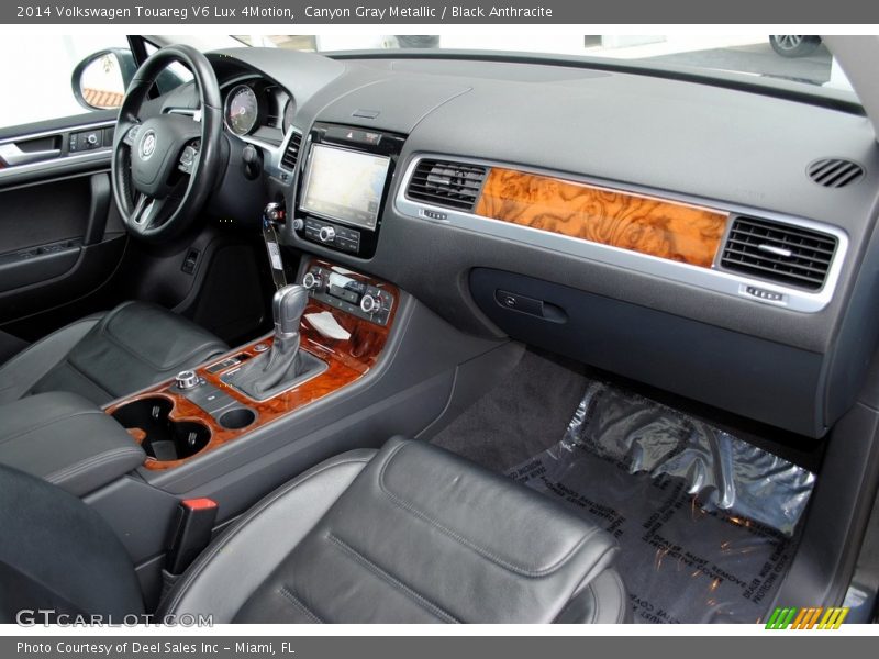 Canyon Gray Metallic / Black Anthracite 2014 Volkswagen Touareg V6 Lux 4Motion